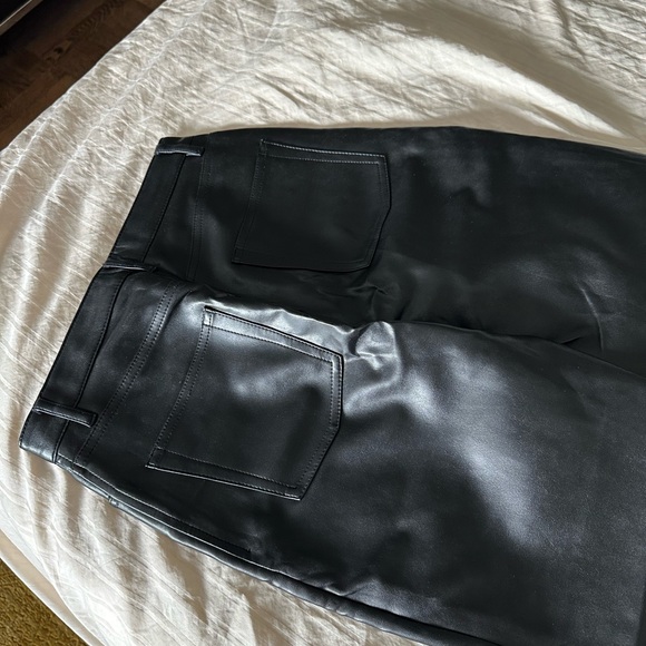 Pristine Aritzia Melina vegan leather kick pants black - Picture 5 of 6